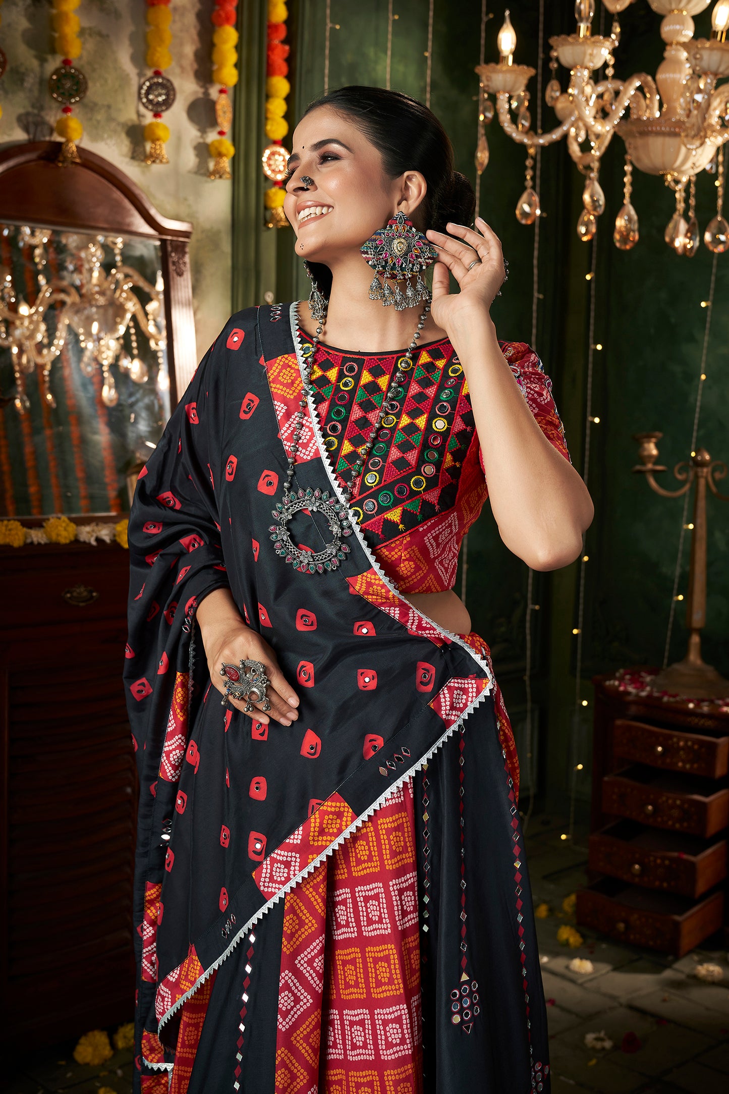 Buy ethnic Chaniya Choli online, wedding and party wear