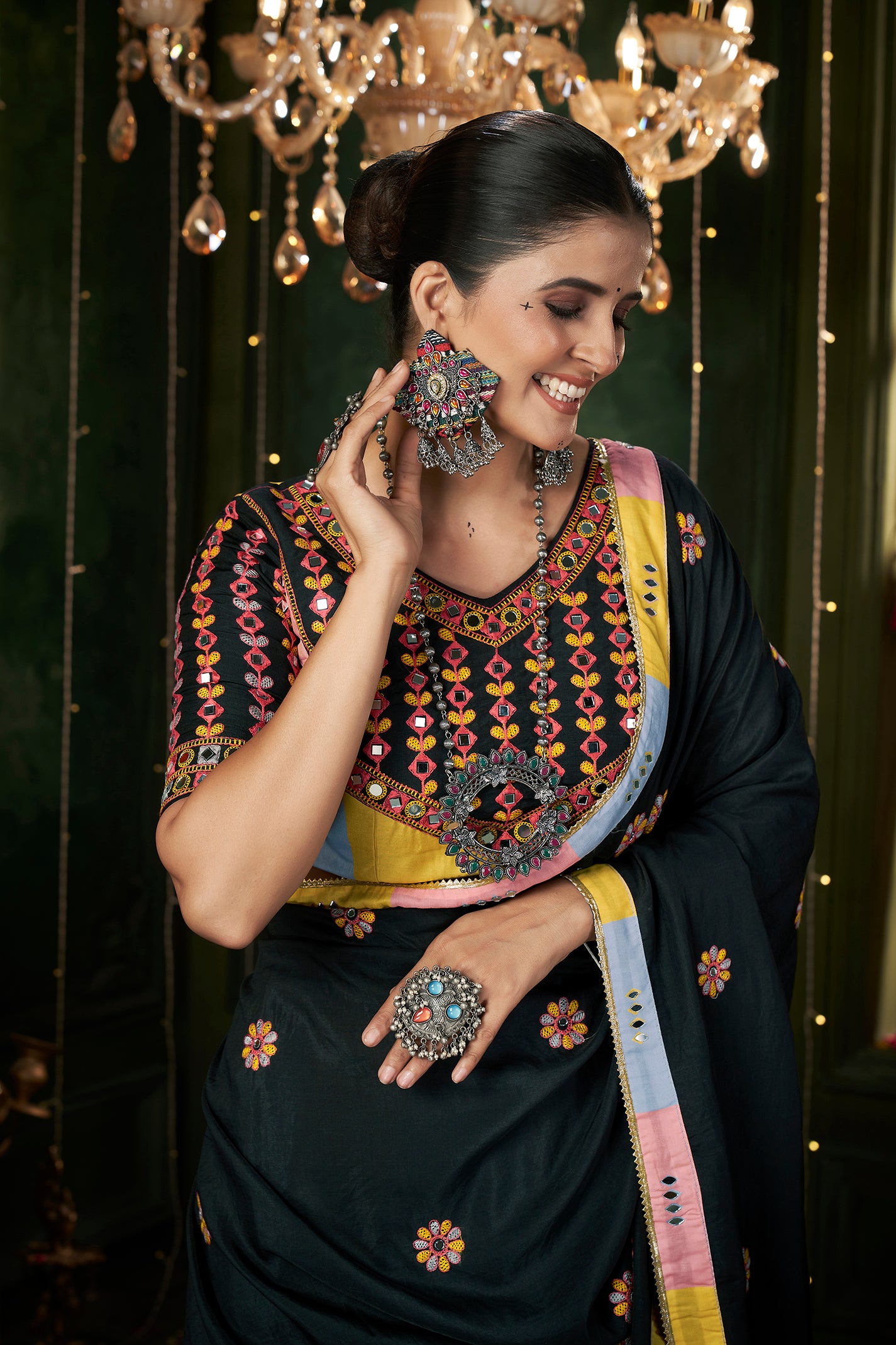 Buy ethnic Chaniya Choli online, wedding and party wear