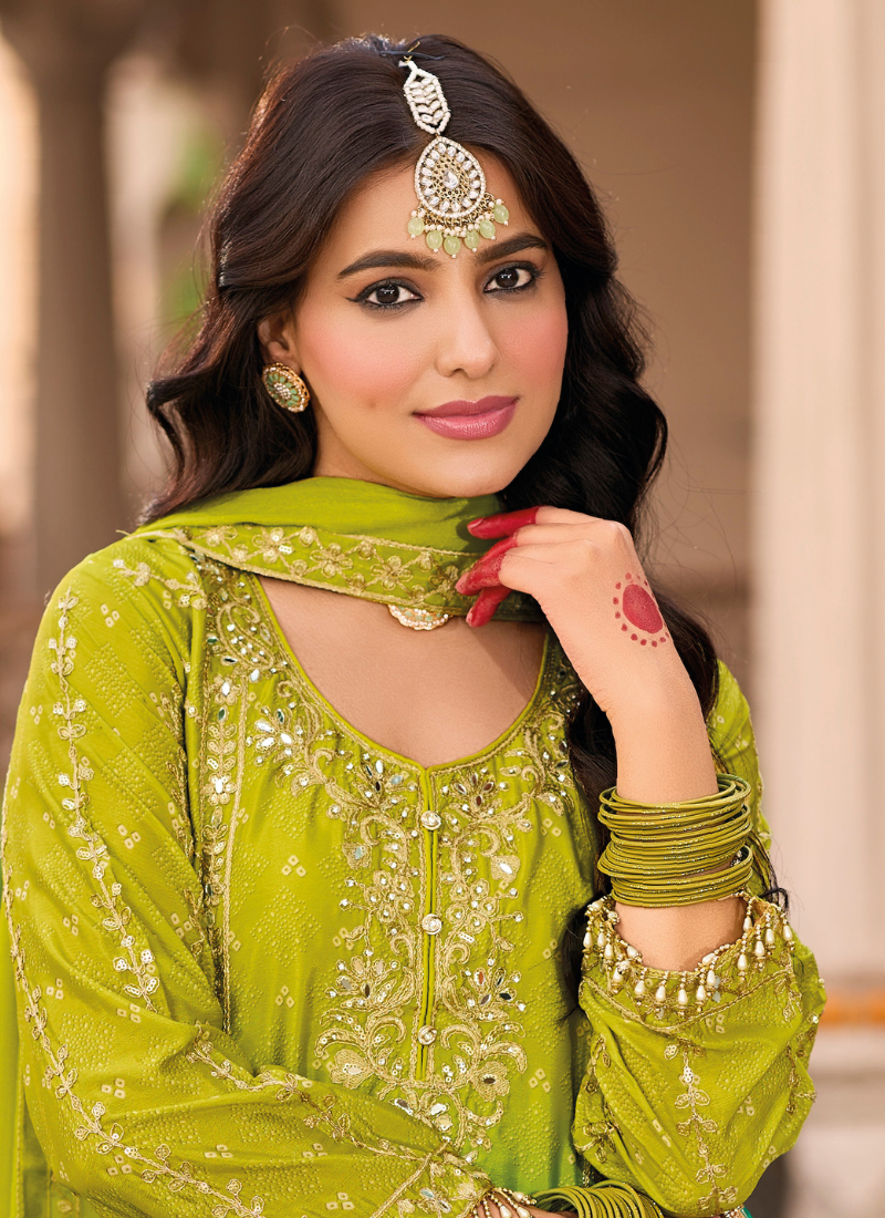 Designer Salwar Kameez for Pakistani Wedding
Indian Festival Salwar Suit for Girls