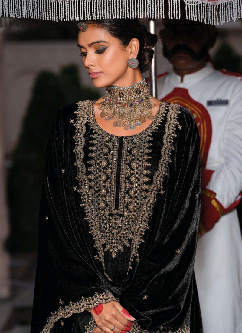 Black Velvet Embroidery Suit with Dupatta -Perfect for Indian Festival and Pakistani Wedding