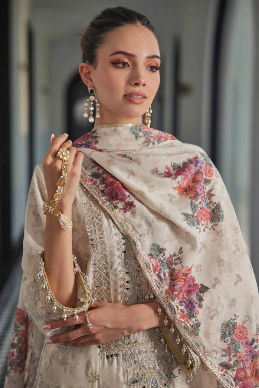 Off-White Floral Embroidered Salwar Kameez with Dupatta – Indian Pakistani Wedding & Festival Wear