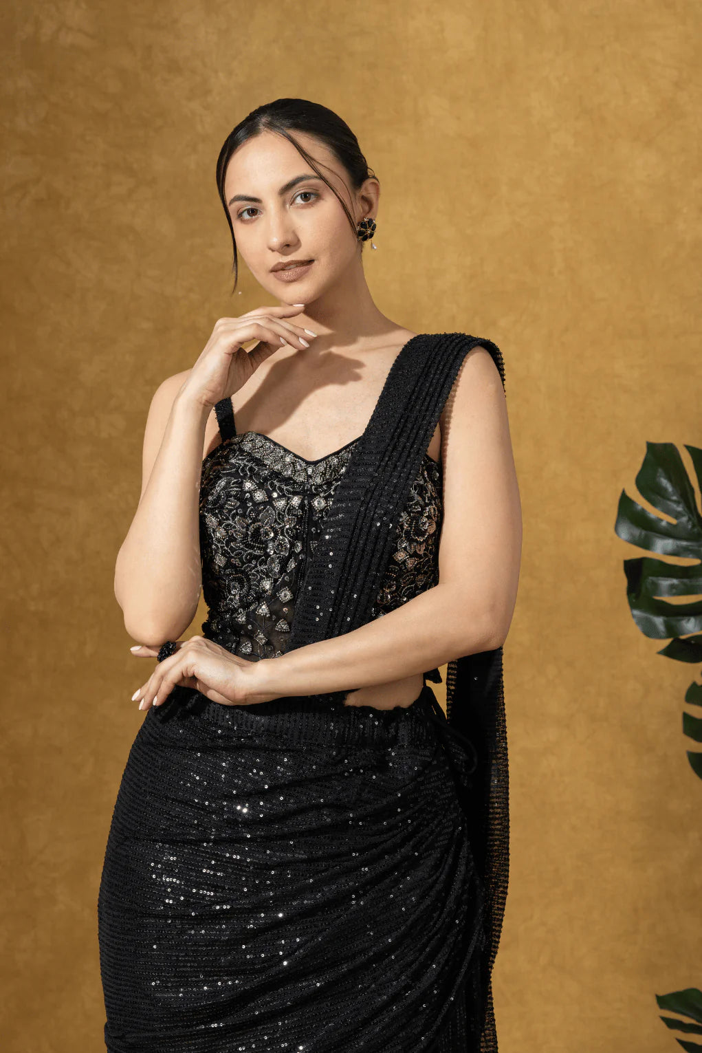 black pakistani style saree uk